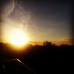 E anche oggi...sole! Buongiorno!! #london #londra #photosofengland #sun #goodmorning #sky #cold #view #uk #sole